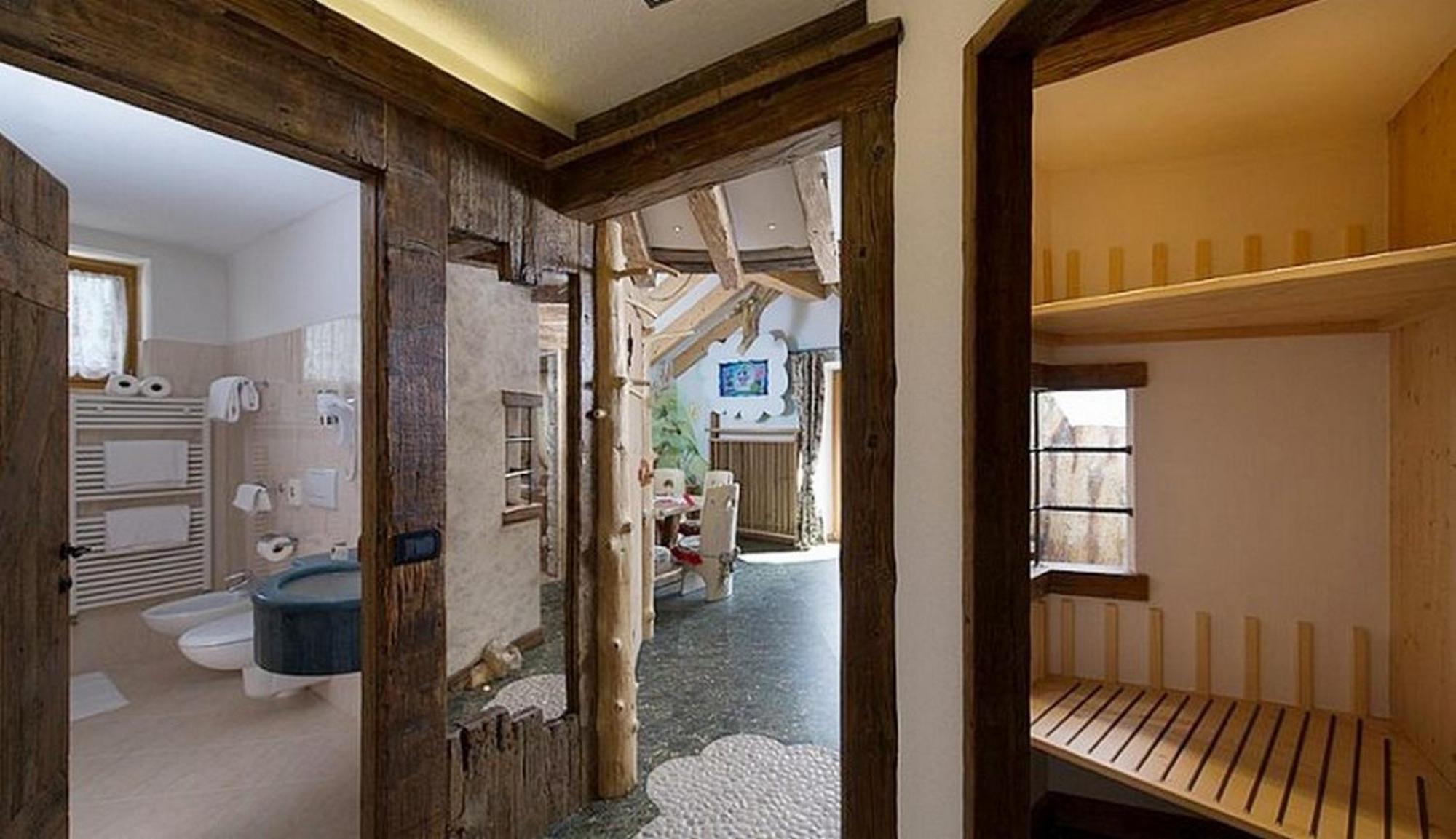 Mytime Hotels La Grotta Vigo di Fassa Oda fotoğraf